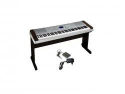 YAMAHA DGX 640W