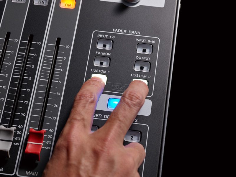 Yamaha DM3S - kompaktní digitální mixpult | DM3 kompaktní digitální konzole - 12